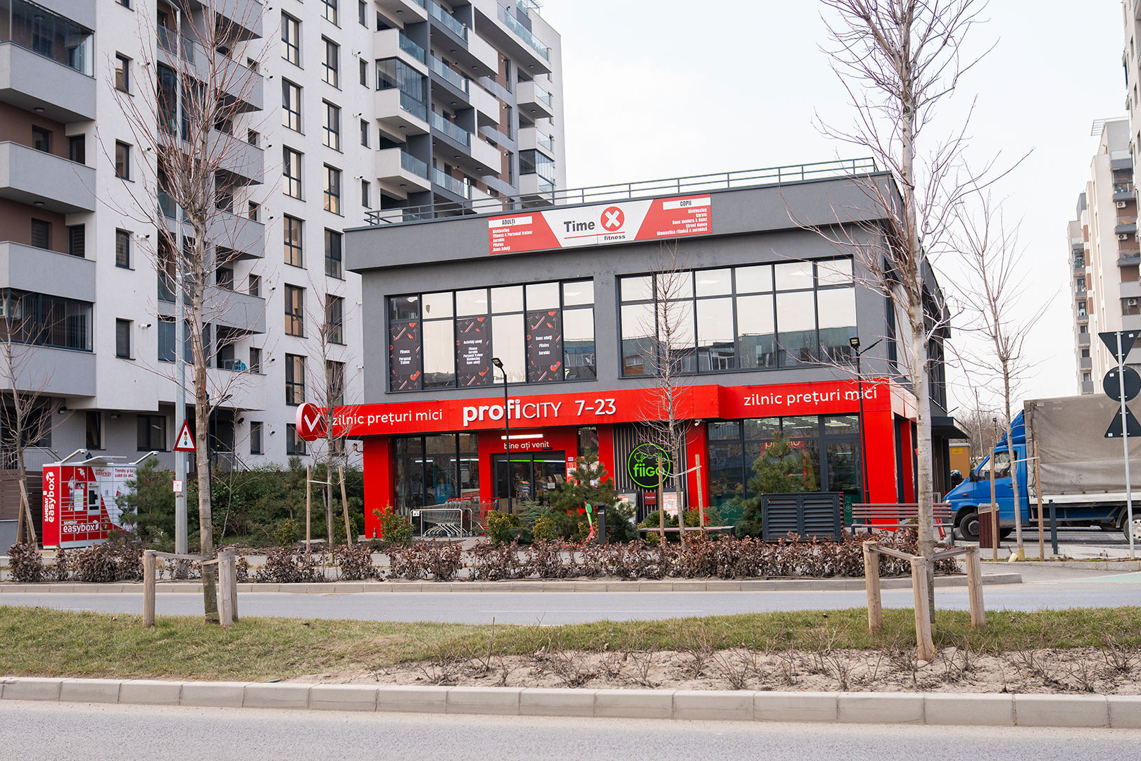 Spațiu comercial de vânzare, modern, cu vizibilitate excelentă, trafic intens și amplasare strategică pe Drumul Valea Largă.